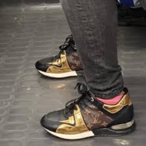 Fair Used Men Size 9 (Euro Sz 42) Louis Vuitton Run Away Sneakers Monogram Logo - Picture 6 of 16